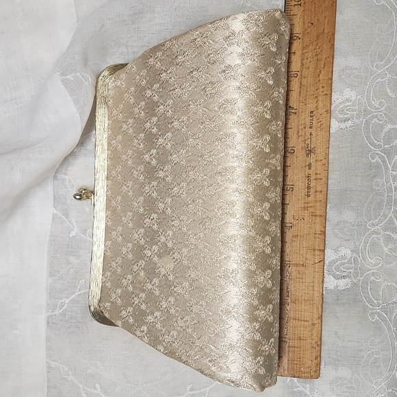 Elegant Gold Clutch Bag - Picture 7 of 8